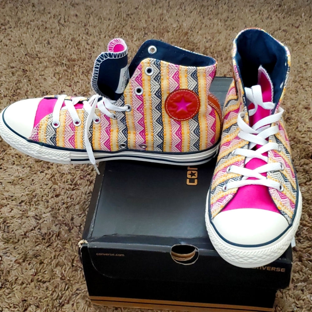 Rare 6y women size 7.5-8 converse nwt original box